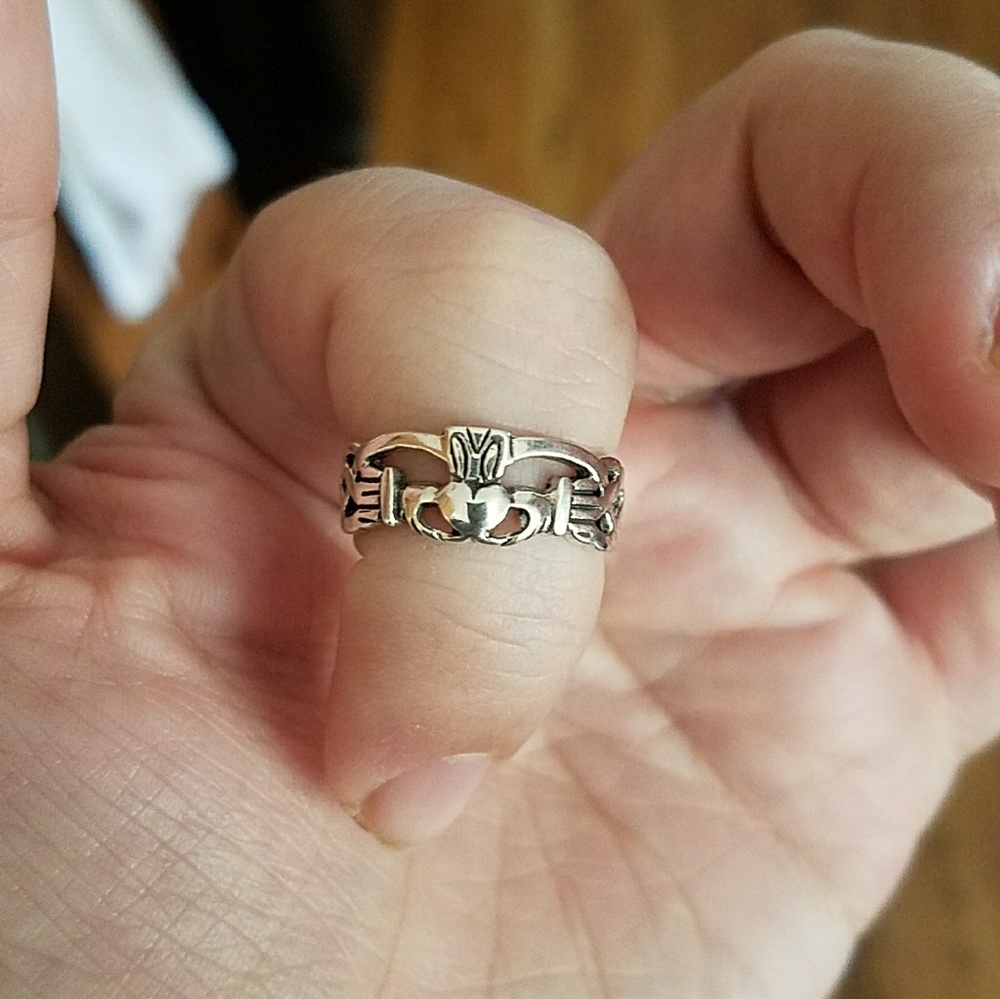 Sterling silver claddagh ring